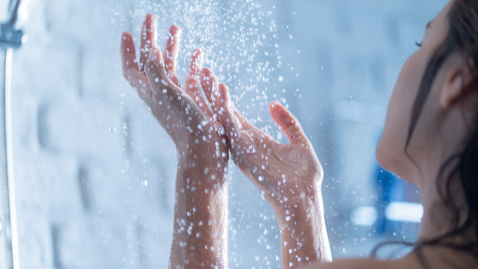 Tome banho de água doce após o banho de mar para manter a pele saudável.